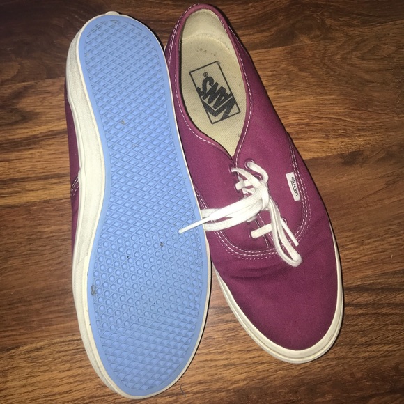 Vans - Picture 3 of 3